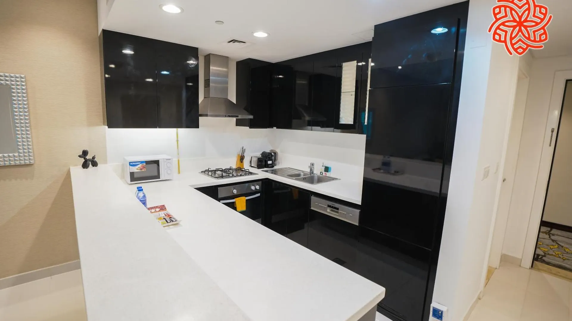Alashrafia Saray- Classy 1Bdr Apartment In Canal Views Dubái 0*,  Emiratos Árabes Unidos