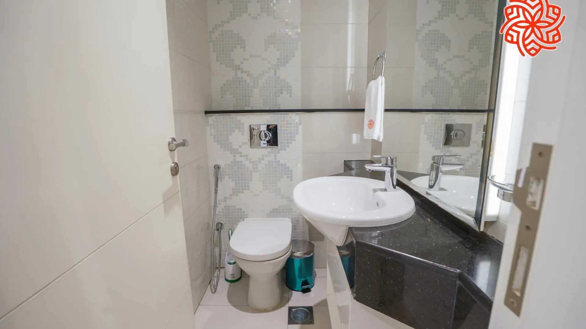 Alashrafia Saray- Classy 1Bdr Apartment In Canal Views Dubai 0*,
