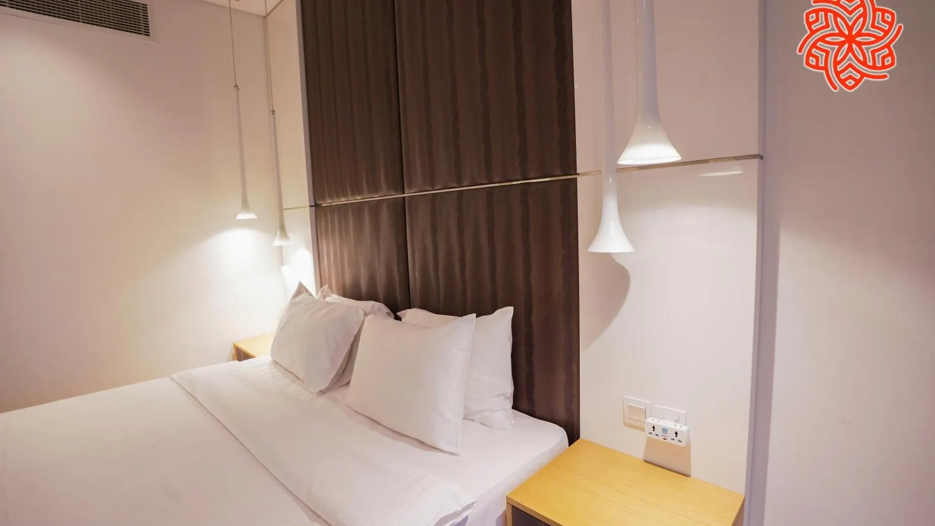 Alashrafia Saray- Classy 1Bdr Apartment In Canal Views Dubai