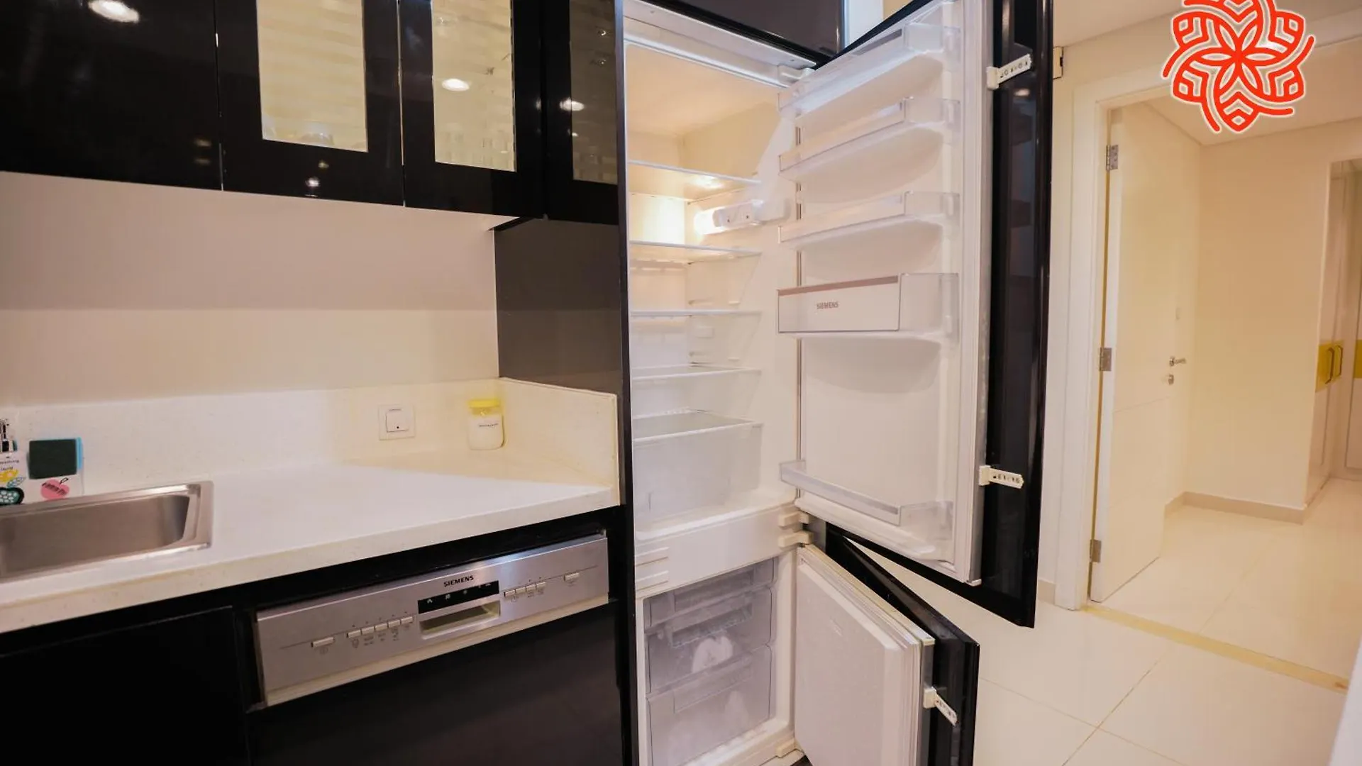 Alashrafia Saray- Classy 1Bdr Apartment In Canal Views Dubai